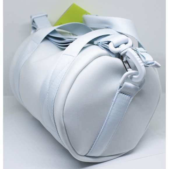 NWT All in motion mini duffel bag- light blue - Picture 4 of 7